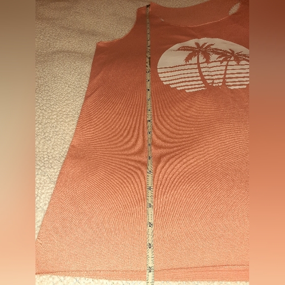 3 Women's Tanks - Picture 5 of 7